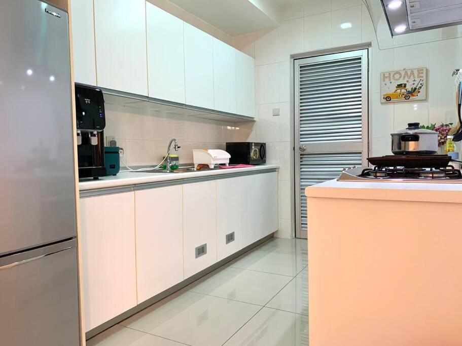 Mitec Publika 2br Hot Tub Sri Hartamas Mont Kiara Apartment Kuala Lumpur